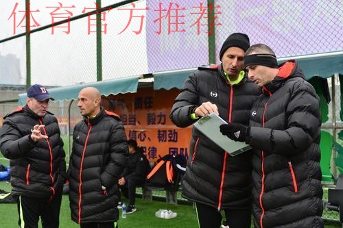 足协“百名外教下基层”再赴武汉 ​培养孩子更培养基层教练