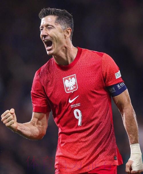 莱万谈皇马报价：确实曾考虑转会 不后悔留拜仁